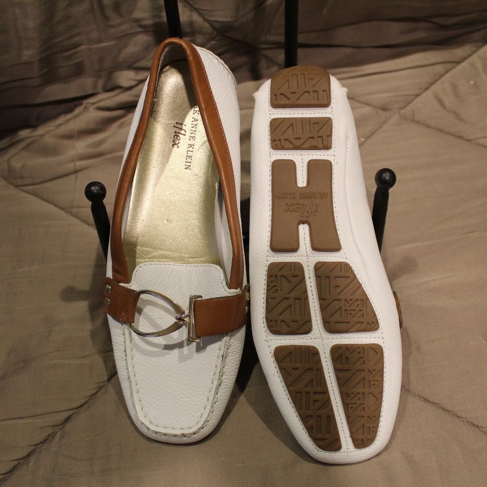 Woman's Shoes